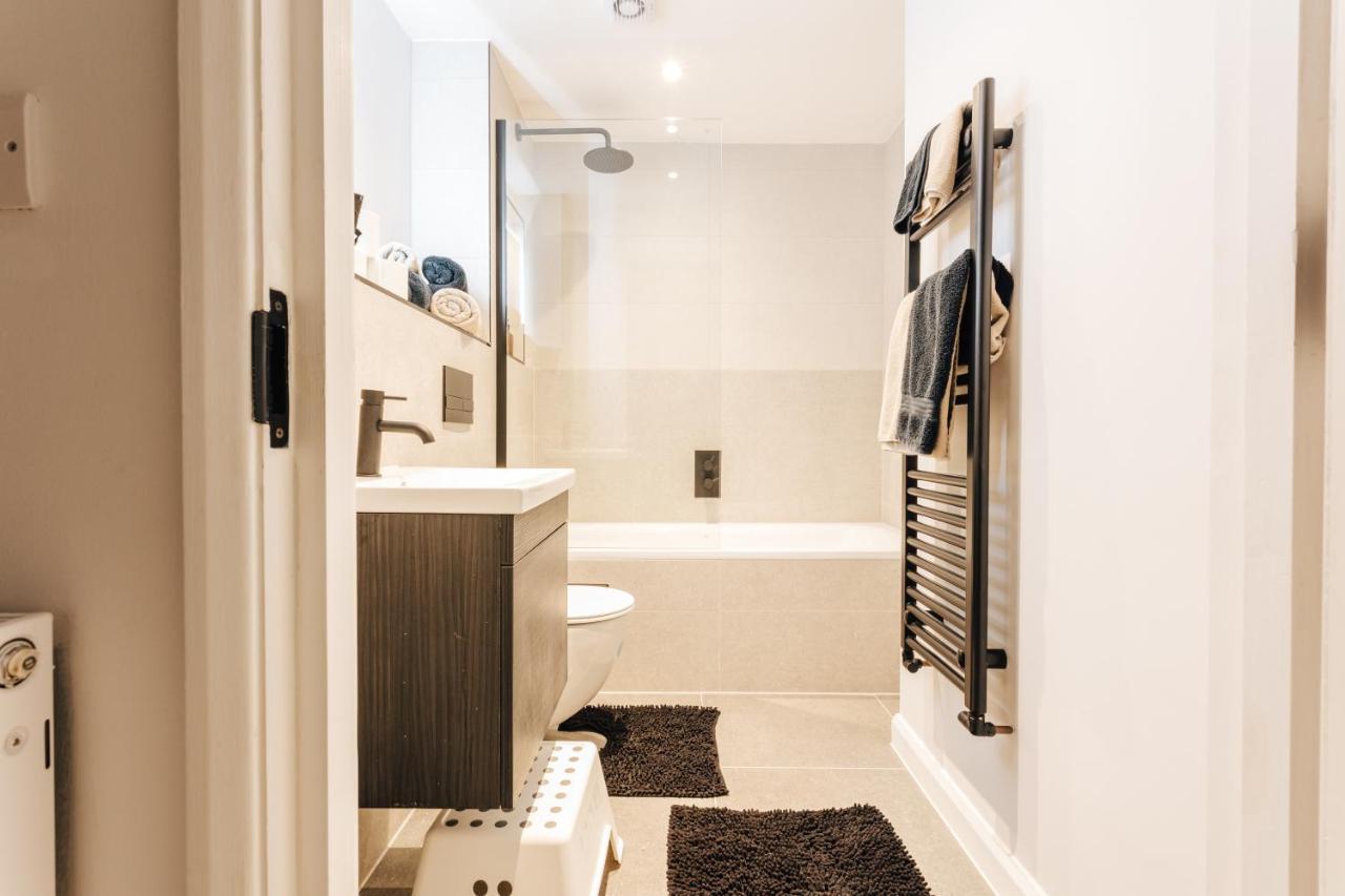 Premier Refurbished Flat Apartment *