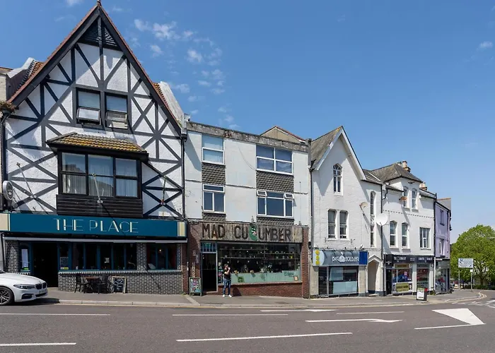 Premier Refurbished Central Flat